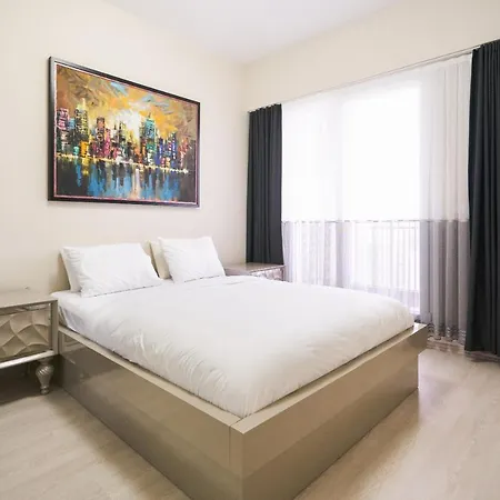 Apartment High Rise With Balcony Istanbul